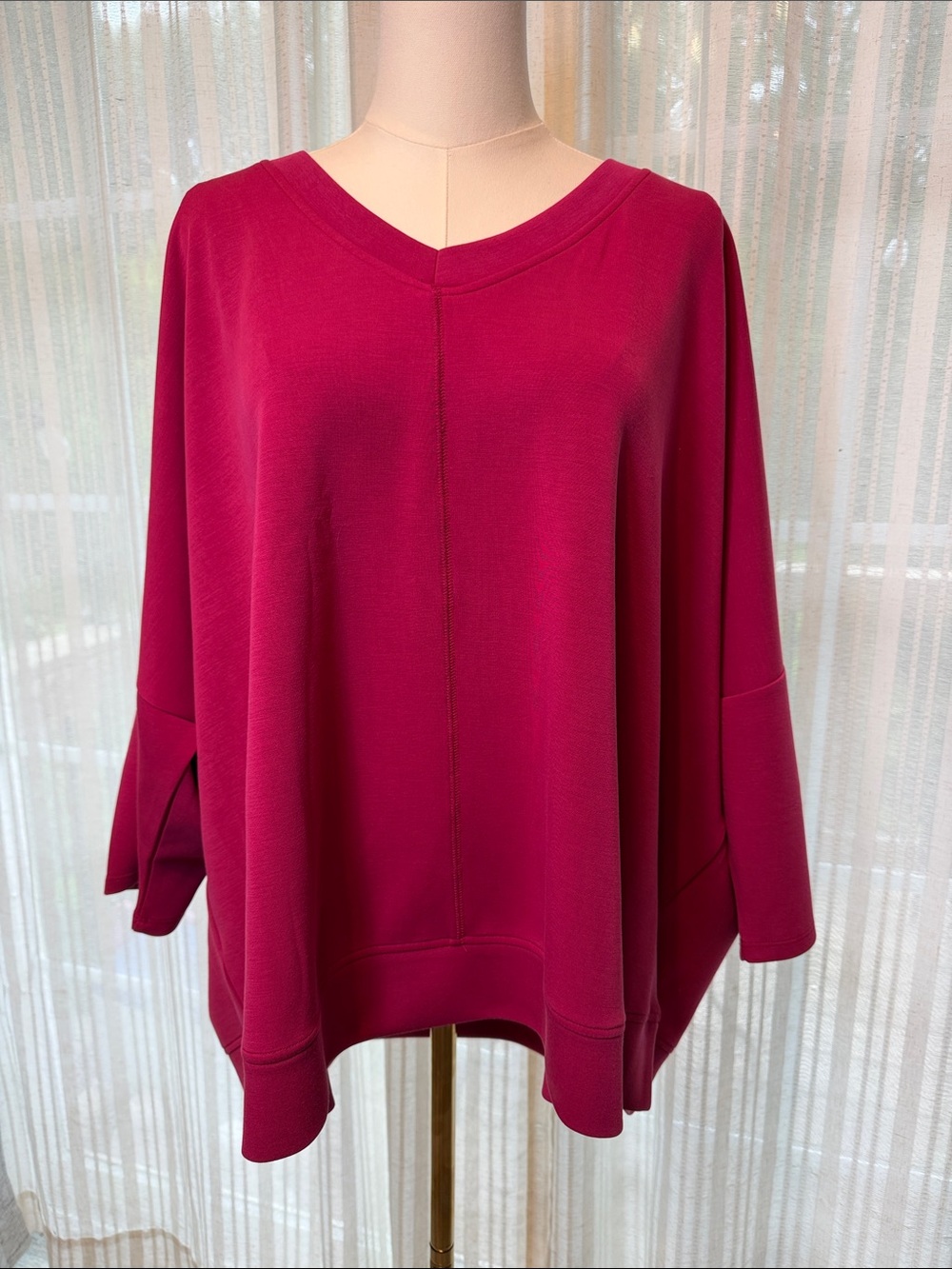Cable & Gauge Studio Never Worn Scuba Knit V-Neck Draped Top in Deep Berry